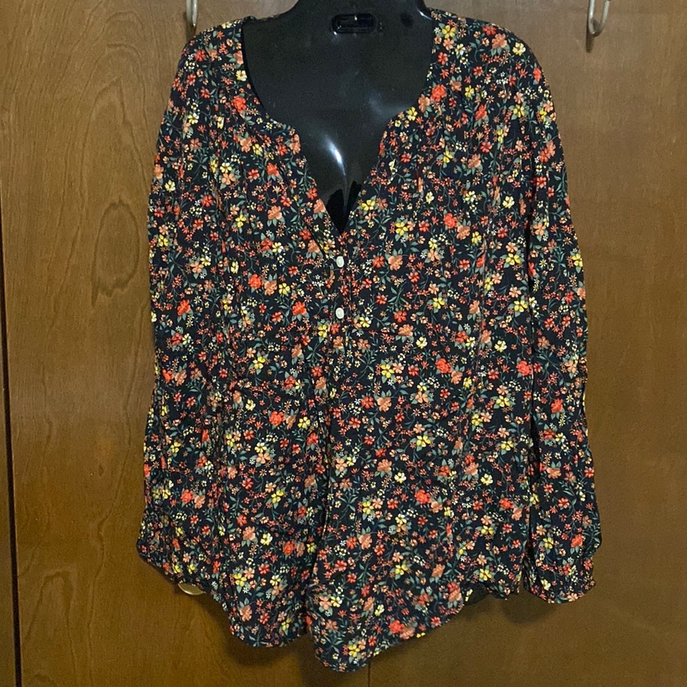 Brand: Old Navy
Size: Large
Color: floral